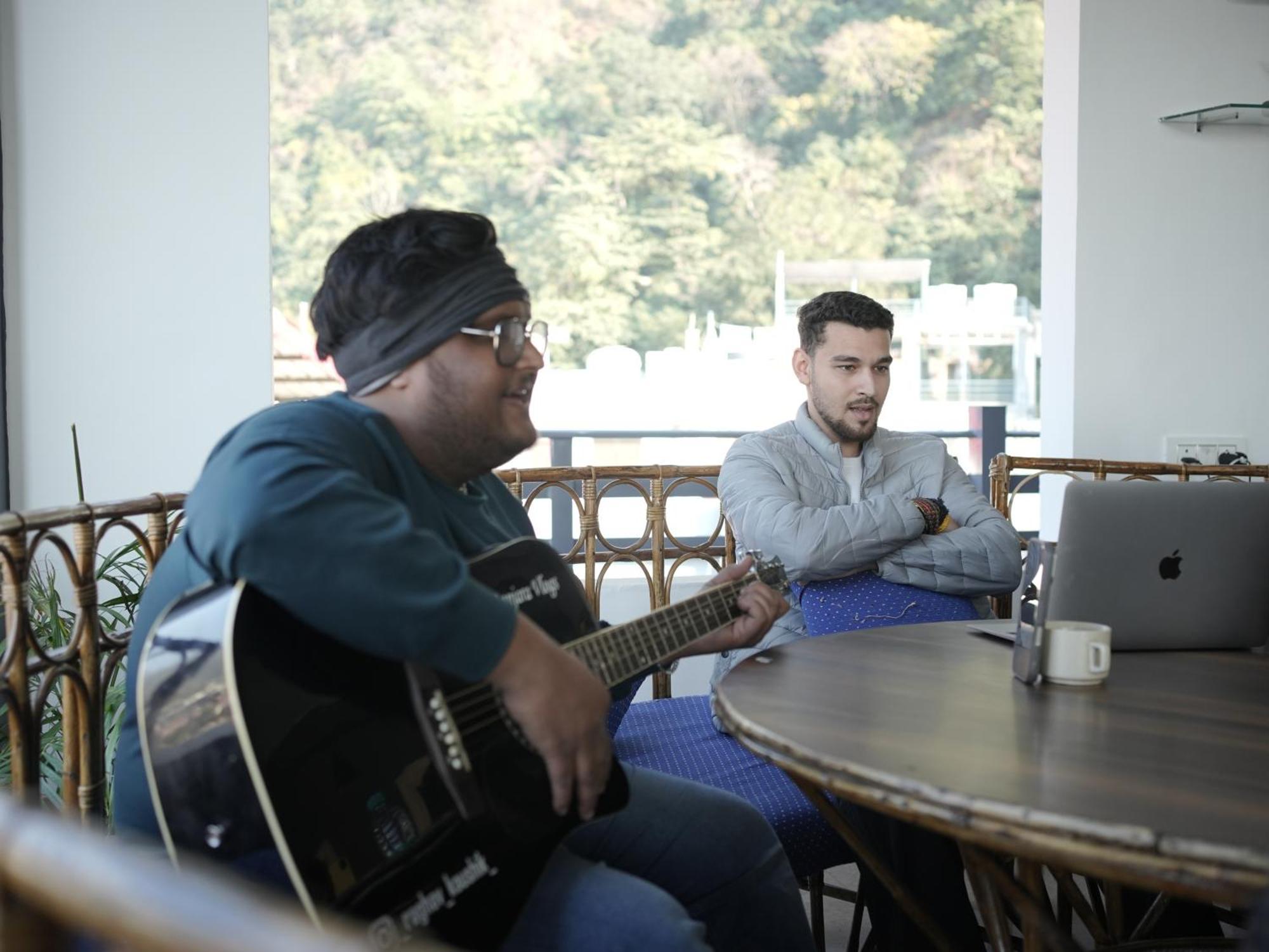 Skyard Rishikesh, Laxman Jhulaホステル エクステリア 写真